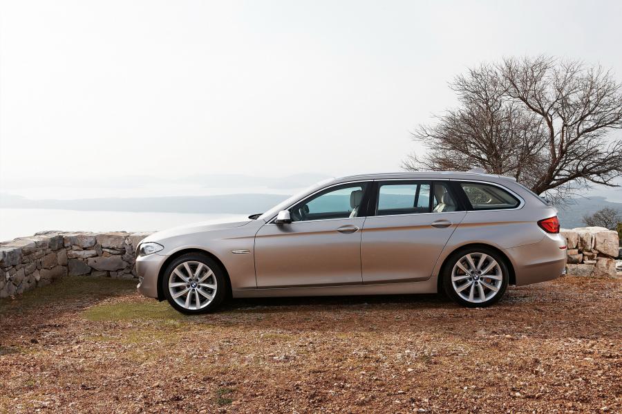  BMW 5-Series Touring 2011 года  (фото 22 из 59)